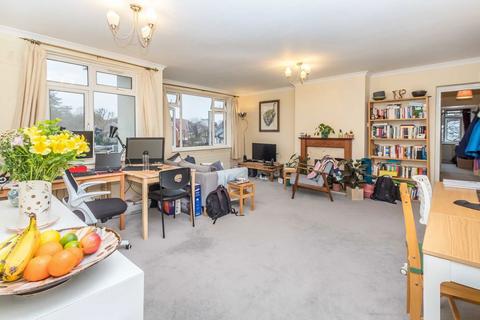 undefined, Lake Close, London SW19