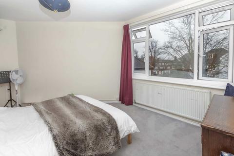 undefined, Lake Close, London SW19