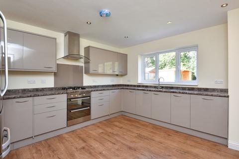 3 bedroom bungalow for sale, 7 Smithwood Avenue, Cranleigh, GU6