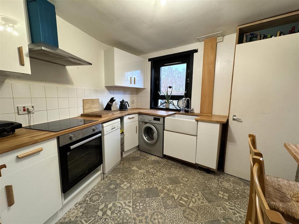 Kitchen 1.jpg