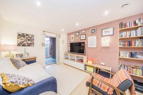 2 bedroom maisonette for sale, Nunhead Lane, London SE15