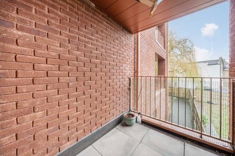 2 bedroom maisonette for sale, Nunhead Lane, London SE15