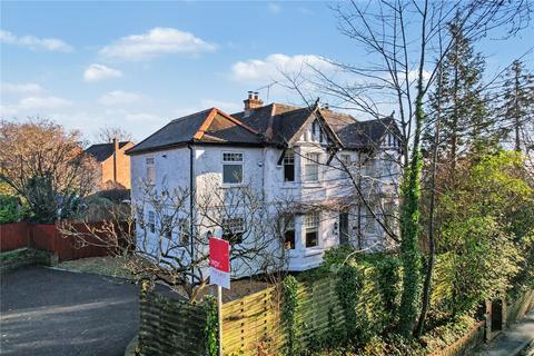 undefined, Farnborough Road, Farnham, Surrey, GU9