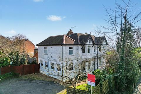 undefined, Farnborough Road, Farnham, Surrey, GU9