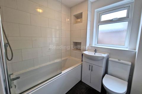 3 bedroom terraced house to rent, Reading, Berkshire