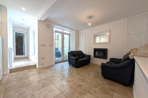 1 bedroom apartment to rent, South Town, Dartmouth