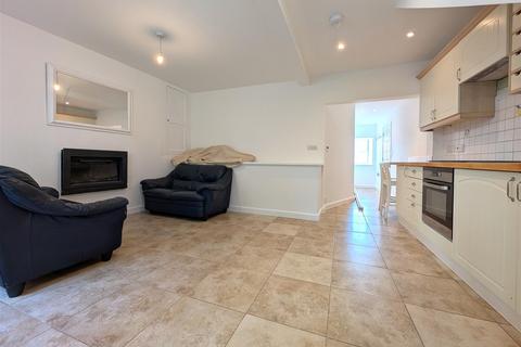 1 bedroom apartment to rent, South Town, Dartmouth