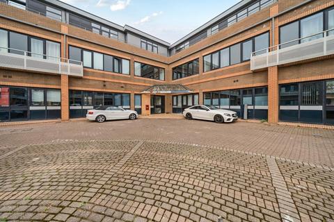 2 bedroom flat for sale, Newbury,  Berkshire,  RG14