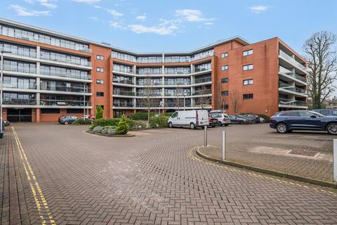 2 bedroom flat to rent, Racecourse Road, Racecourse, Newbury, RG14