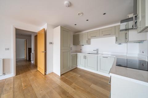 2 bedroom flat to rent, Racecourse Road, Racecourse, Newbury, RG14