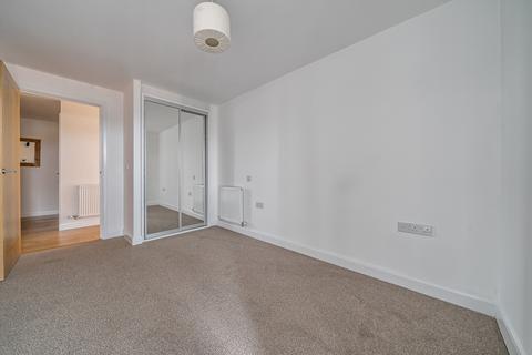 2 bedroom flat to rent, Racecourse Road, Racecourse, Newbury, RG14