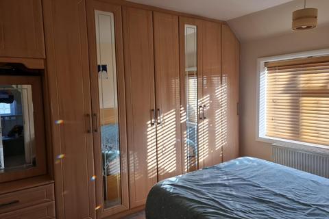 5 bedroom house to rent, York Avenue, Hayes, UB3
