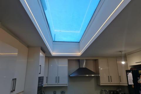 5 bedroom house to rent, York Avenue, Hayes, UB3