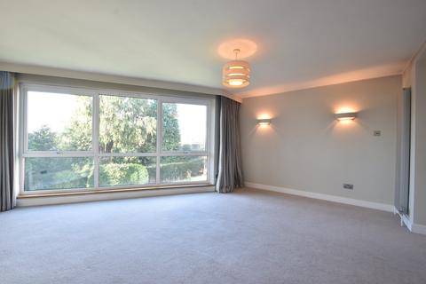 2 bedroom flat to rent, Parkside Court, WEYBRIDGE, KT13