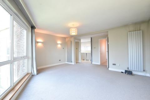 2 bedroom flat to rent, Parkside Court, WEYBRIDGE, KT13