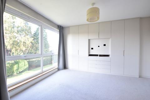 2 bedroom flat to rent, Parkside Court, WEYBRIDGE, KT13