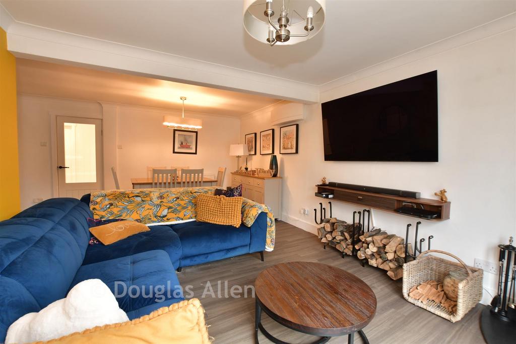 Lounge/Dining Room*