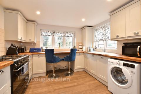3 bedroom bungalow for sale, Ingreway, Romford RM3