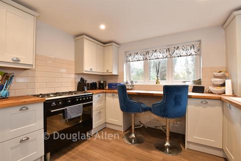 3 bedroom bungalow for sale, Ingreway, Romford RM3