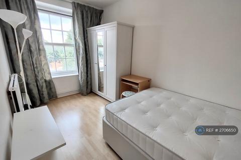 3 bedroom flat to rent, Walker House, London, NW1