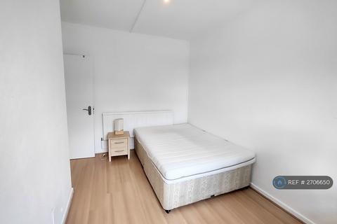 3 bedroom flat to rent, Walker House, London, NW1