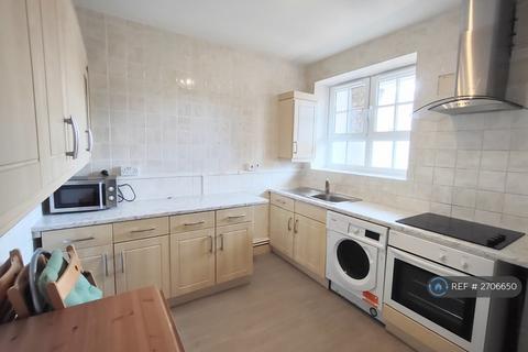 3 bedroom flat to rent, Walker House, London, NW1