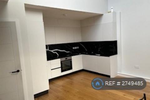 1 bedroom in a flat share to rent, The Courtyard, Rayleigh, SS6