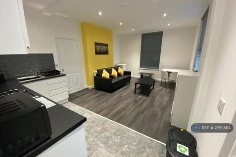 2 bedroom flat to rent, Addison Street, Nottingham, NG1