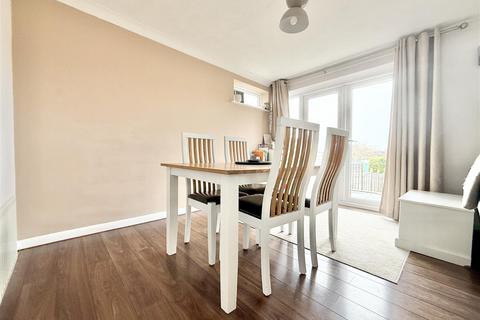 3 bedroom townhouse for sale, Penzance Avenue, Wigston LE18