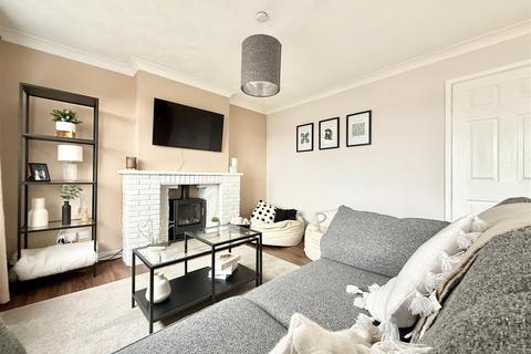 3 bedroom townhouse for sale, Penzance Avenue, Wigston LE18