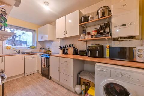 1 bedroom flat for sale, Rosewood Court, North Kingston, Kingston upon Thames, KT2