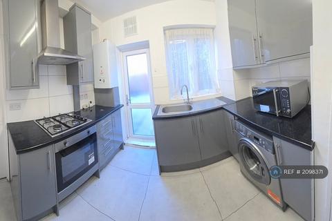 2 bedroom terraced house to rent, Franklin Street, London, E3