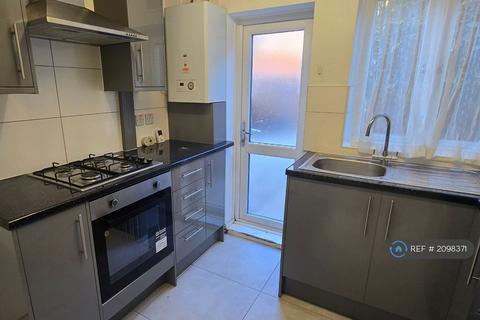 2 bedroom terraced house to rent, Franklin Street, London, E3