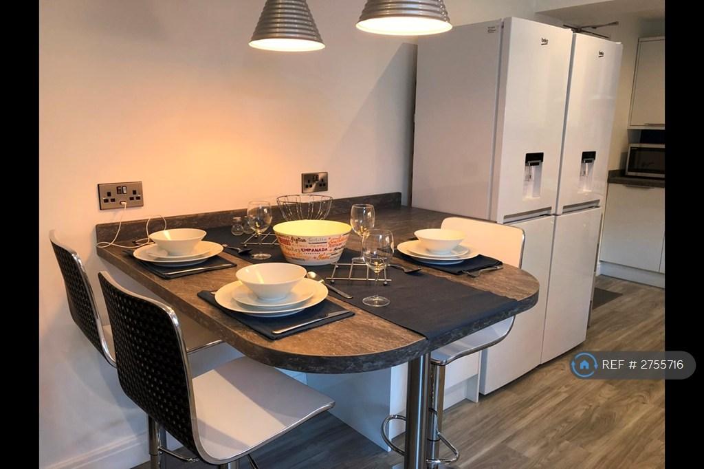 Fabulous Breakfast/Dinning Bar