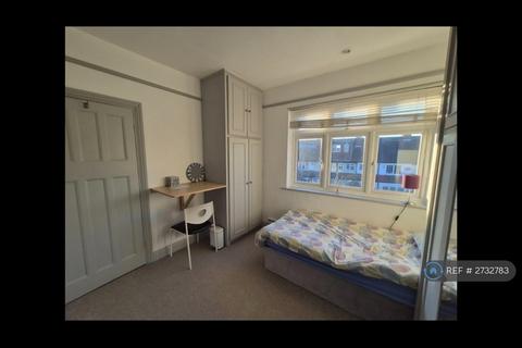 1 bedroom in a house share to rent, Glennie Road, London, SE27