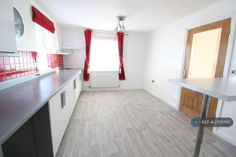 4 bedroom semi-detached house to rent, Abbey Walk, East Cowes, PO32