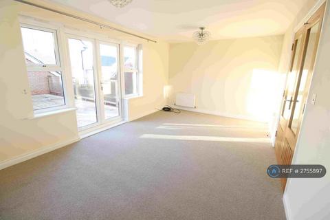 4 bedroom semi-detached house to rent, Abbey Walk, East Cowes, PO32