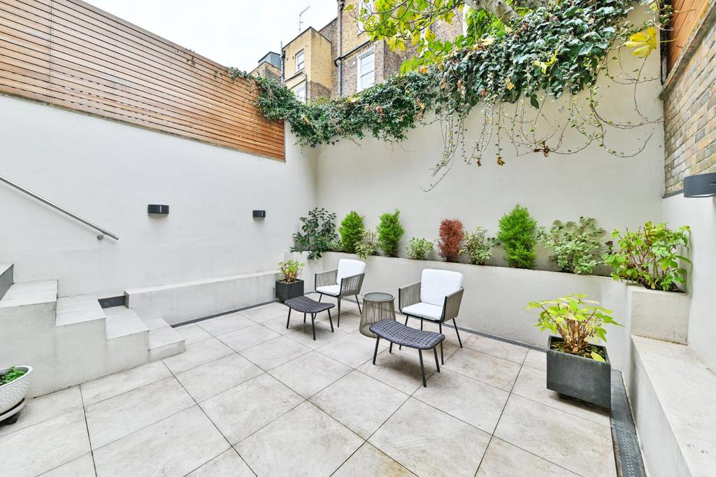 Courtyard Garden