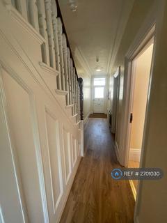 1 bedroom in a house share to rent, Sidney Avenue, London, N13