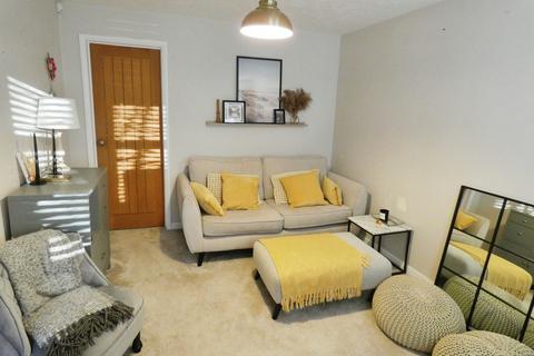 2 bedroom semi-detached house to rent, Grizedale Close, Forest Town, NG19
