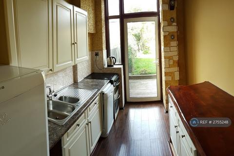 1 bedroom in a house share to rent, Moorside Road, Bromley, BR1