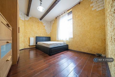 1 bedroom in a house share to rent, Moorside Road, Bromley, BR1
