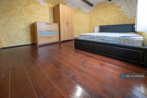 1 bedroom in a house share to rent, Moorside Road, Bromley, BR1