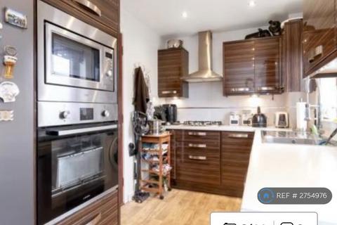2 bedroom semi-detached house to rent, Stewart Crescent, Barrhead, Glasgow, G78