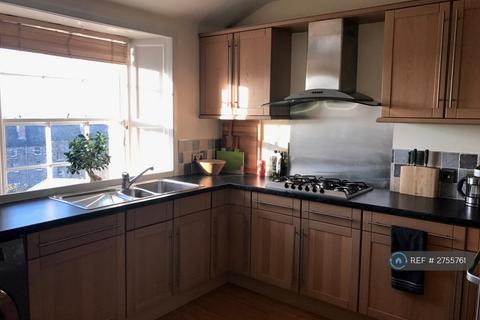 1 bedroom flat to rent, Albany Street, Edinburgh, EH1