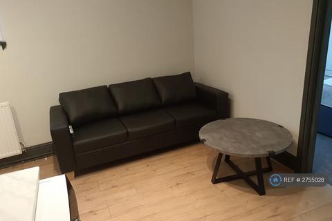 1 bedroom in a flat share to rent, Hardy Street, Warrington, WA2
