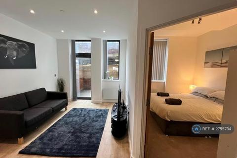 1 bedroom flat to rent, Warwick House, Redhill, RH1