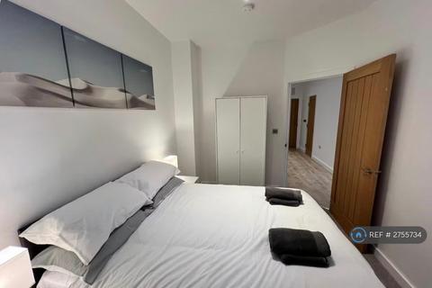1 bedroom flat to rent, Warwick House, Redhill, RH1
