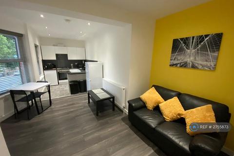 3 bedroom flat to rent, Addison Street, Nottingham, NG1