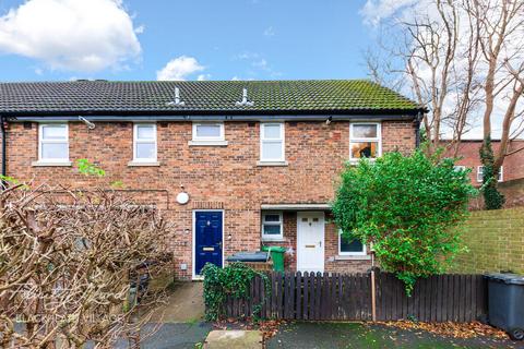 1 bedroom apartment for sale, Lions Close, London